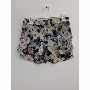 Cuesta Blanca Floral Shorts; 44